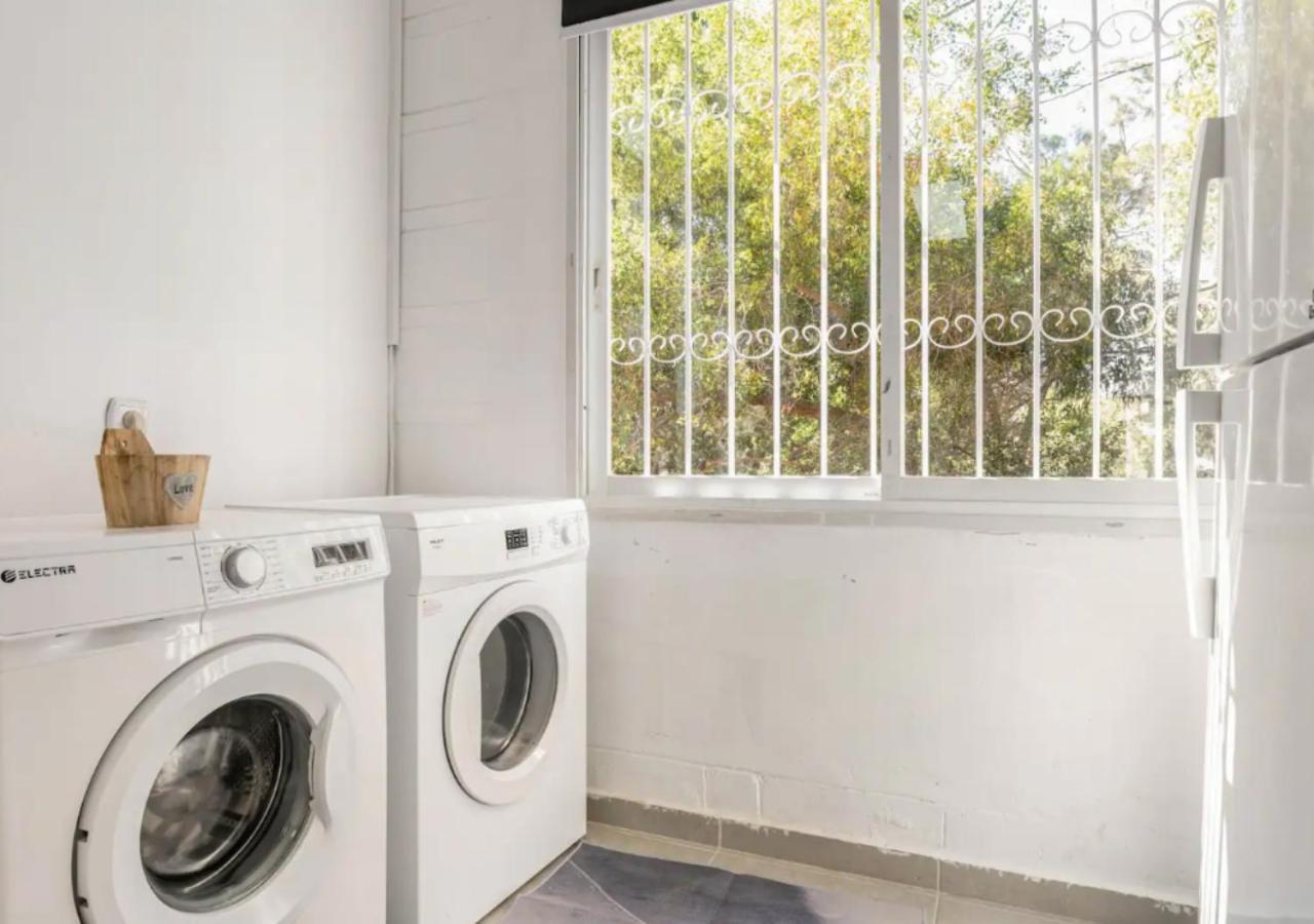 Central 1Br Oasis, Fast Fiber Wifi, Free Parking, Free Netflix With Shelter Хайфа Екстер'єр фото